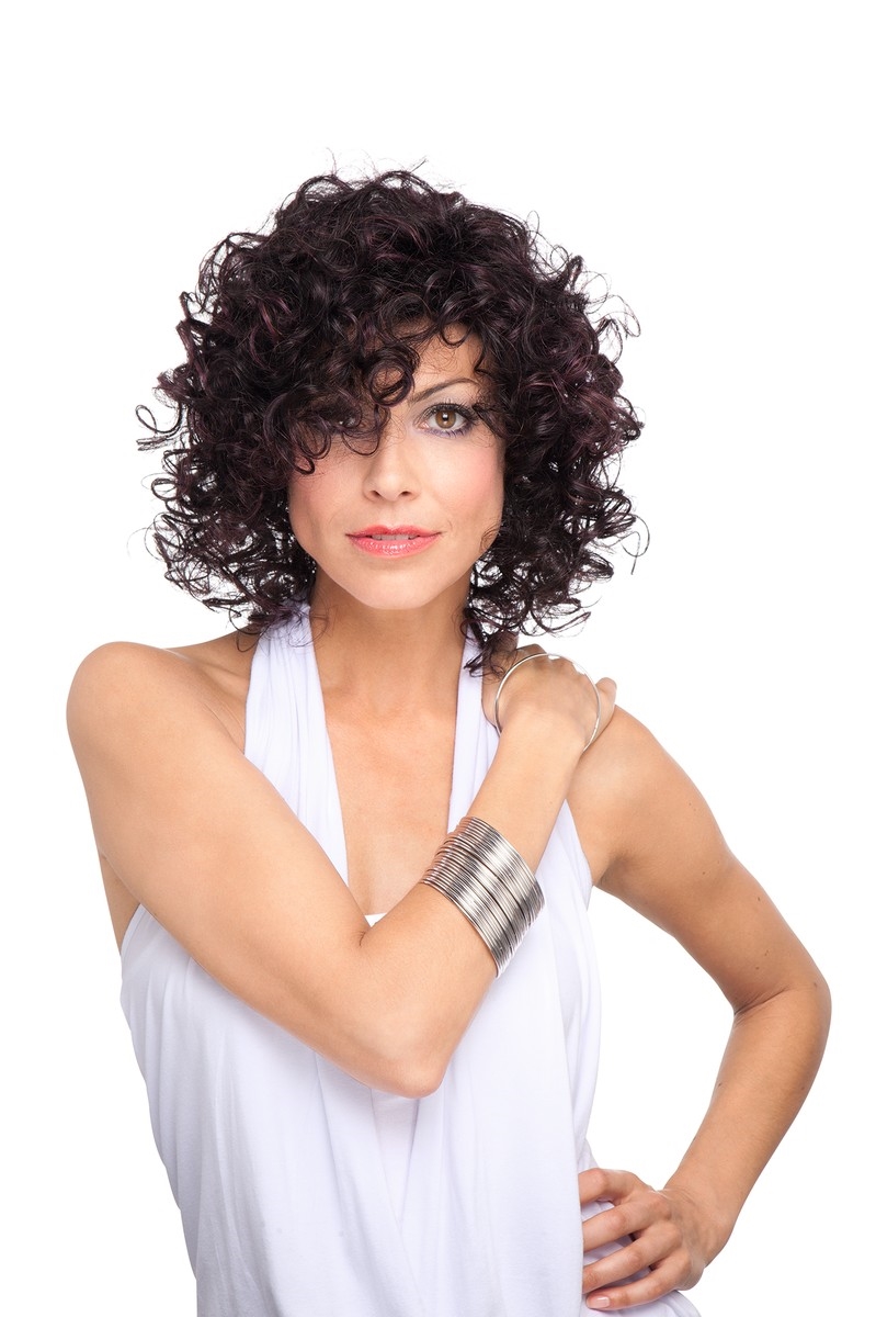 Jamila plus Эффектный женский парик средней длины из искусственных волос с сильной волной - Фото №2