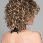 Jamila plus Эффектный женский парик средней длины из искусственных волос с сильной волной Миниатюра Фото №9