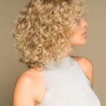 Jamila plus Эффектный женский парик средней длины из искусственных волос с сильной волной Миниатюра Фото №10
