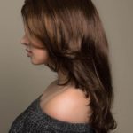 Glow Милый женский искусственный парик средней длины со стрижкой каскад и с легкой волной Миниатюра Фото №7